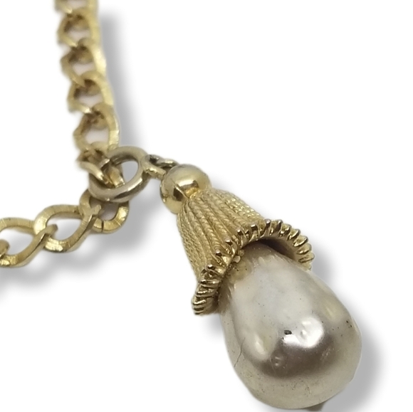SARAH COVENTRY 1964 FASHION PARADE GOLDTONE CHAIN & PEARL PENDANTS NECKLACE - Picture 5 of 8